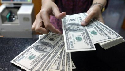 الدولار يرتفع بفعل تدهور العلاقات الأميركية-الصينية بشأن هونغ كونغ