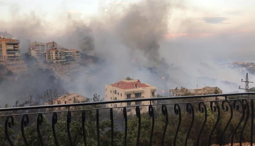 بالصور: اندلاع النيران في احراج مزرعة يشوع والقرنة الحمراء وزكريت