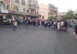 المحتجون في الهرمل اعادوا قطع الطريق امام سرايا المدينة