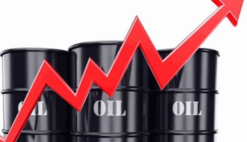 أسعار النفط تقفز 2% بعد انفجار ناقلة نفط إيرانية