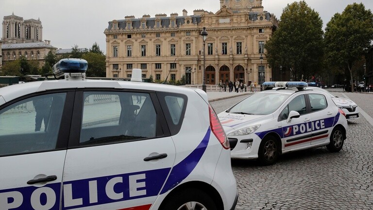فرنسا: مصابان بإطلاق نار أمام مسجد في مدينة بايون