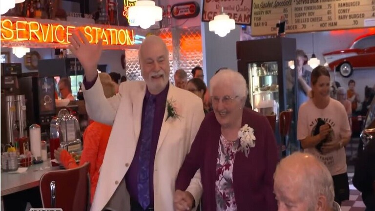 افترقا 63 سنة ثم التقيا وتزوجا!