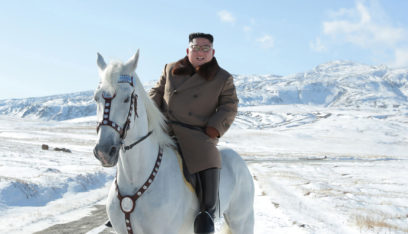 بالصور: “كيم جونغ-أون” على صهوة حصانه الأبيض في الجبال