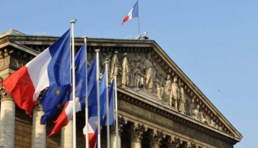 القضاء الفرنسي اتهم 7 موقوفين بجمع أموال لتسهيل فرار “جهاديات” من سوريا
