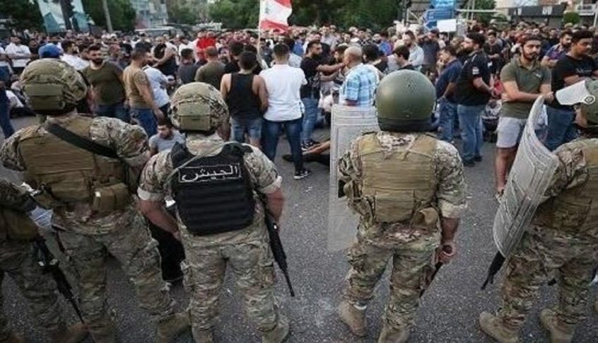 الجيش سمح للمتظاهرين بالعودة الى ساحة الشهداء
