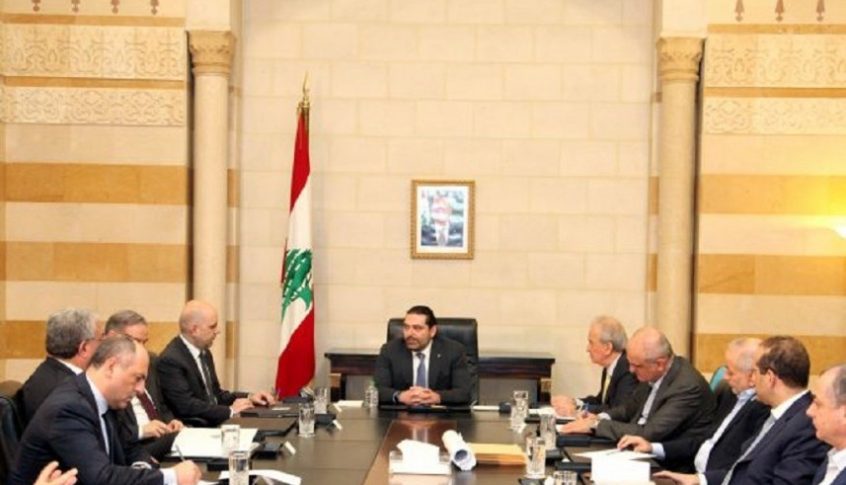 “رويترز” عن مصادر حكومية: مجلس الوزراء اللبناني يعقد جلسة غدا لمناقشة كيفية الخروج من الأزمة