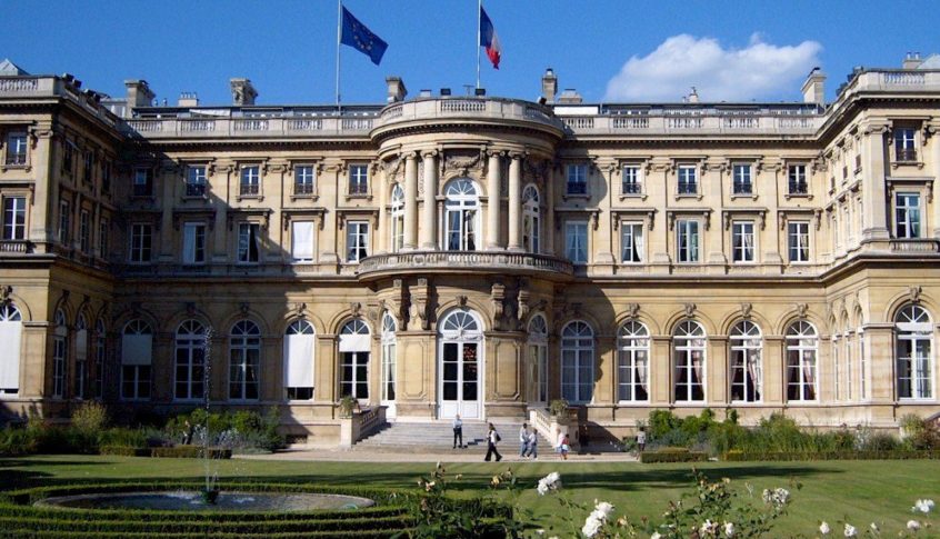 الخارجية الفرنسية تأسف لقرار واشنطن بشأن منشأة “فوردو” الإيرانية