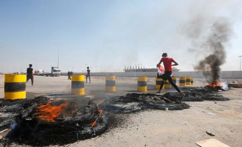 وزير التجارة العراقي: الاحتجاجات تؤخر تفريغ العديد من الشحنات الغذائية