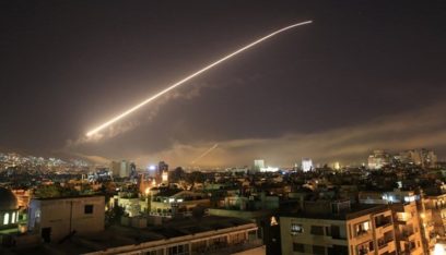 الإخبارية السورية :تصدي الدفاعات الجوية السورية لأهداف اسرائيلية في سماء دمشق
