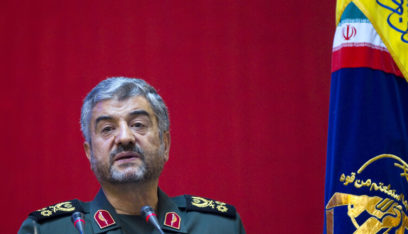 رئيس الأركان يطلب من الحرس الثوري والجيش والشرطة المشاركة في البحث عن طائرة رئيسي