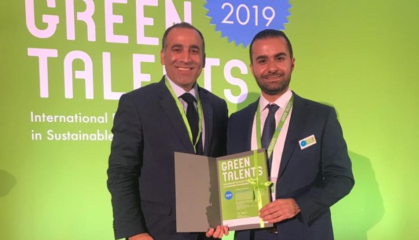 طبيب لبناني يفوز بجائزة “Green Talents Award” في برلين