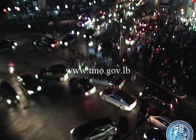 التحكم المروري: تجمع عدد من المواطنين عند تقاطع الشفروليه وحركة المرور كثيفة في المحلة
