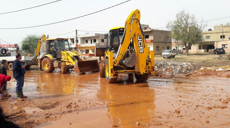 الأشغال: فرق الوزارة تواصل أعمالها بتنظيف مجاري المياه