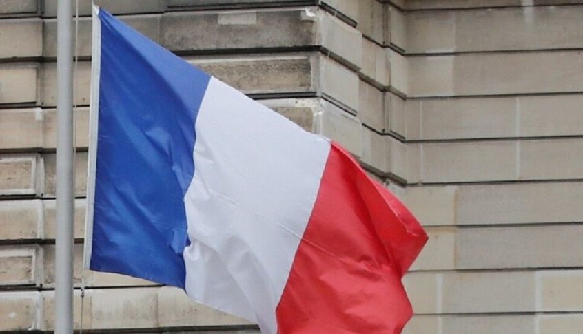وصول جثامين 13 جنديا فرنسيا قضوا في اصطدام مروحيتين في مالي إلى فرنسا