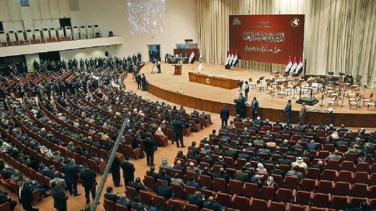 البرلمان العراقي يعقد جلسة استثنائية لمناقشة استقالة الحكومة