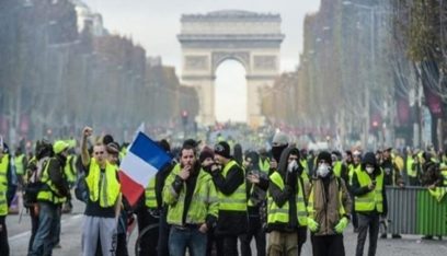 “السترات الصفراء” يحاولون استعادة زخم حراكهم في باريس
