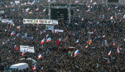 أكثر من 200 ألف تشيكي في براغ تظاهروا ضد رئيس الوزراء