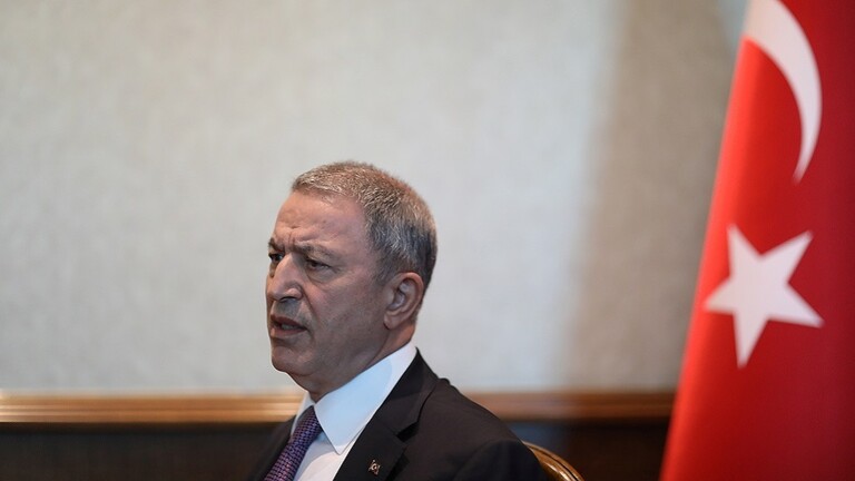 وزير الدفاع التركي: نتحاور مع روسيا بخصوص الوحدات الكردية شمال شرقي سوريا