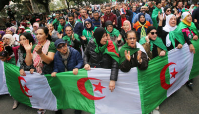 مسيرات تضامنية مع الحكومة في الجزائر