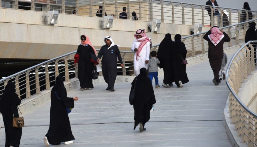 “كورونا” السعودية تقدم موعد منع التجول في 3 مناطق