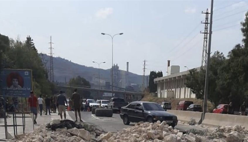 التحكم المروري: حركة المرور كثيفة من مستديرة رزق الله سن الفيل باتجاه تقاطع الشفروليه