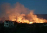 الدفاع المدني يعمل على إهماد حريق كبير في منطقة نهر الحمام في إقليم الخروب