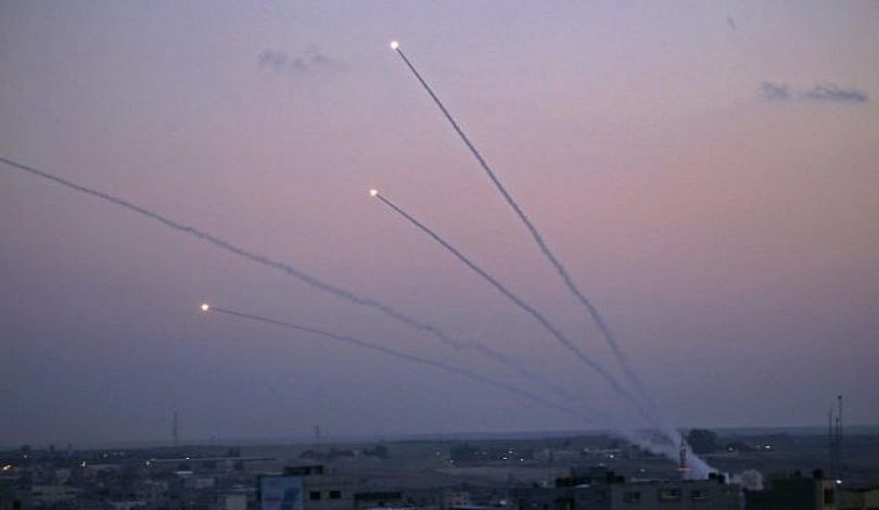 اطلاق رشقة صواريخ كبيرة من غزة بإتجاه الأراضي المحتلة