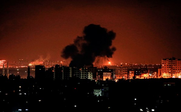 الطيران الإسرائيلي يشن غارات على عدد من المواقع في قطاع غزة