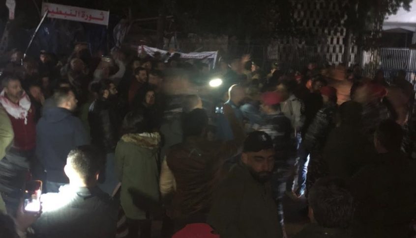 مسيرة لحراك النبطية احتجاجا على الهجوم على خيمة الحراك ليلا