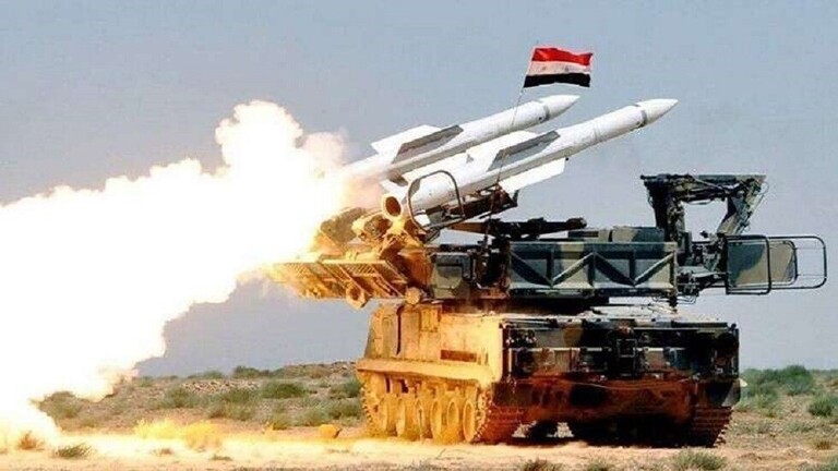 تصدي الجيش السوري لصواريخ اسرائيلية معادية في محيط مطار حماة العسكري