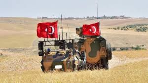 تركيا ترسل تعزيزات عسكرية كبيرة إلى نقاط المراقبة في إدلب