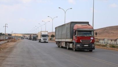 46 شاحنة مساعدات أممية تدخل إدلب عبر تركيا