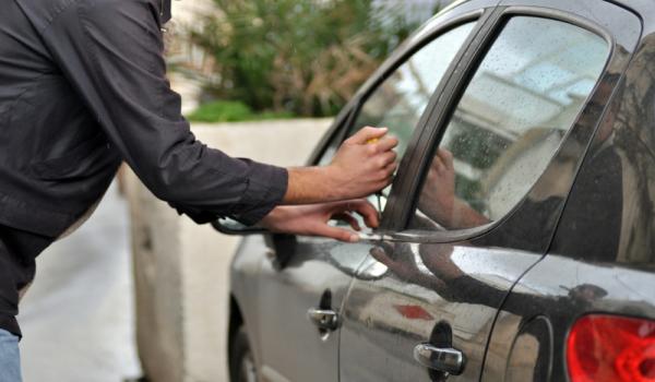 توقيف شخص بجرم سرقة سيارات في جبل لبنان