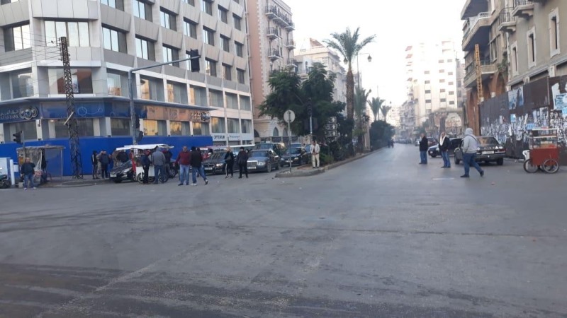 إعادة فتح الطرقات التي قطعت في طرابلس بعد توقيف الناشط أحمد باكيش