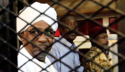 أنباء متضاربة عن هروب البشير وأركان حكمه من سجن “كوبر” في الخرطوم