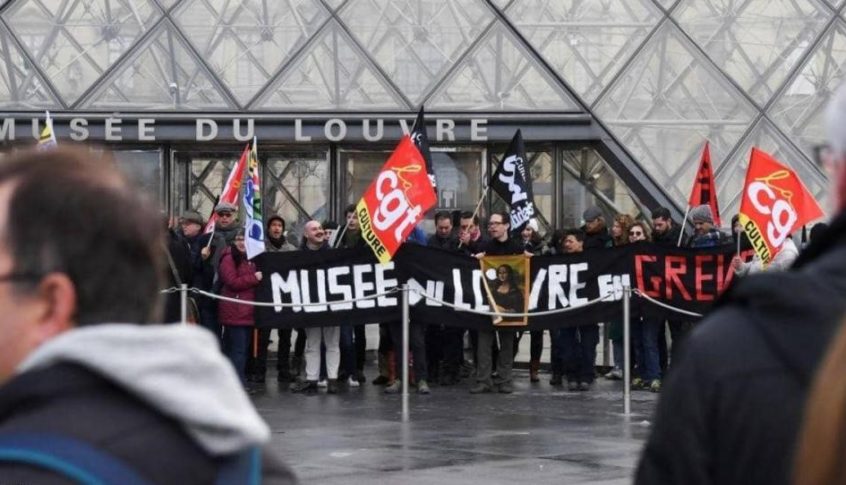احتجاجات باريس تغلق “اللوفر”