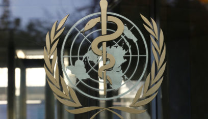 منظمة الصحة: منع السفر لن يوقف انتشار متحوب كورونا “أوميكرون”