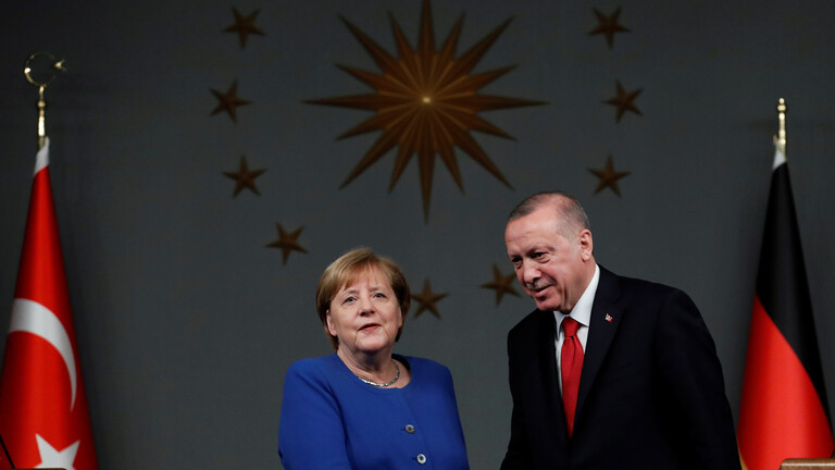 ميركل تتعهد بزيادة الدعم المالي الأوروبي لتركيا في قضية الهجرة