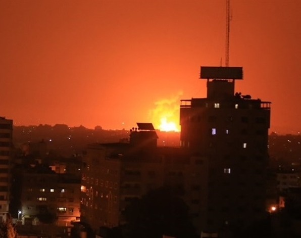سلسلة اعتداءات لطائرات العدو على مناطق متفرقة في قطاع غزة