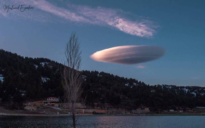 بالصور: تشكّل غيوم عدسية في سماء عكار تشبه المراكب الفضائيّة