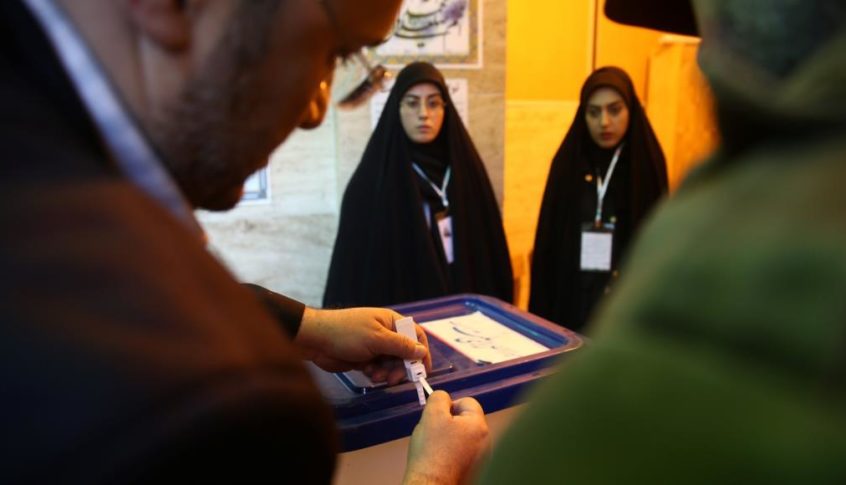 بدء فرز الاصوات بعد إغلاق صناديق الاقتراع للانتخابات البرلمانية الإيرانية