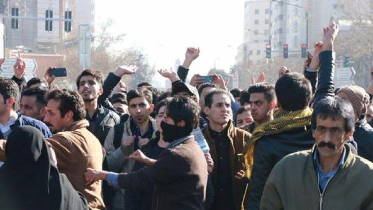 كورونا يثير أعمال شغب في إيران