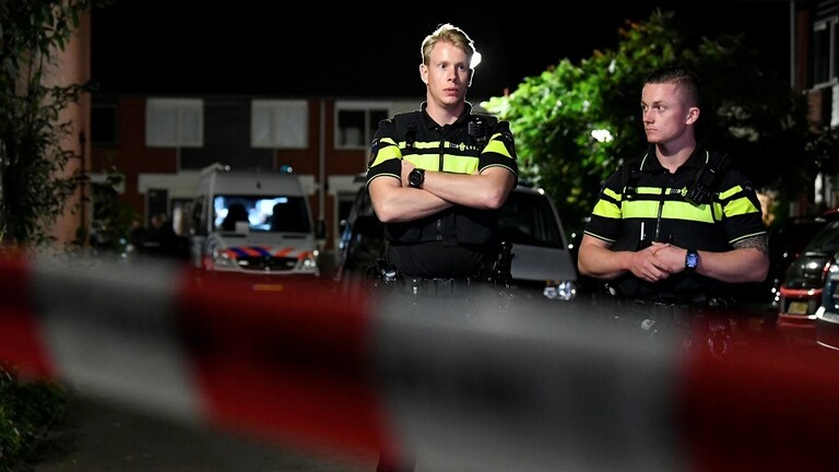الشرطة الهولندية تطوق متجرا بأمستردام يتحصن فيه مسلح
