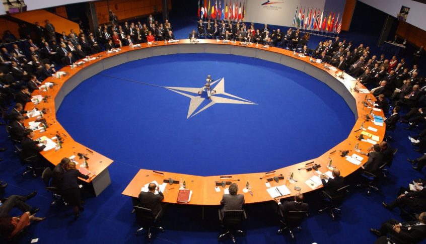 ستولتنبرغ: حلف الناتو سينسحب من أفغانستان بالتزامن مع انسحاب واشنطن