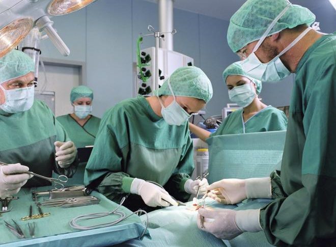 نقيب الاطباء : لارجاء العمليات الجراحية غير الطارئة