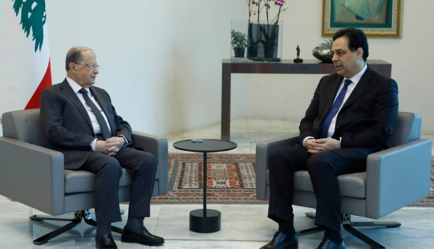 الرئيس عون يلتقي دياب تمهيداً للاجتماع الأمني الذي يعقد في قصر بعبدا