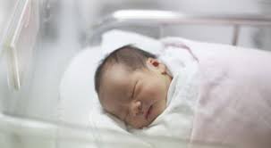 ولادة طفلة مصابة بكورونا في موسكو
