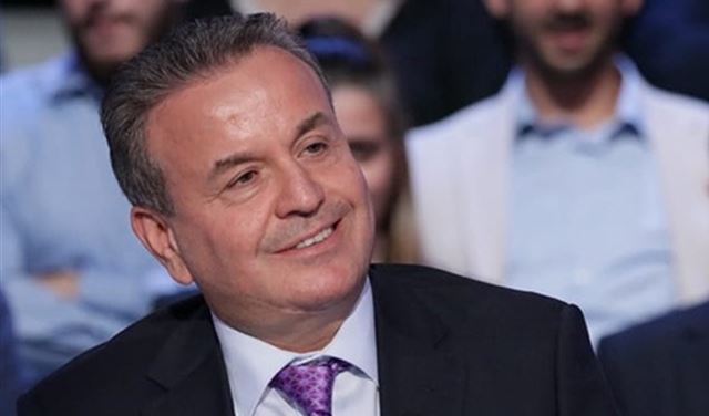 النائب أسعد درغام من مجلس النواب: نواب من تكتل “لبنان القوي” ساهموا في إجراء التعديلات على مشروع الموازنة ونحن نشارك في الجلسة اليوم ولا قرار بمغادرتها لكن سنرى مجرياتها ولباسيل كلمة وعلى ضوئها سنقرّر