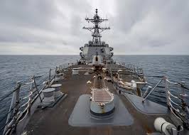 وزير البحرية الأميركي يستقيل بسبب حاملة الطائرات التي ظهرت عليها إصابات بالكورونا