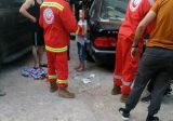 اصابة 5 اشخاص بينهم 3 اطفال نتيجة انحراف سيارتهم واصطدامها بحائط على طريق عام سير الضنية